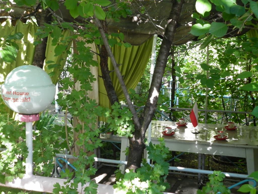 Guest House Dompolski Гюмри Екстериор снимка